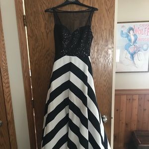 Sherri Hill Prom Dress